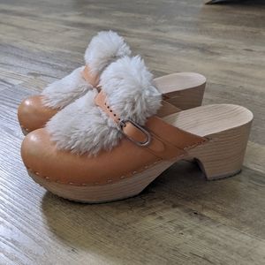Zuzii Greer Clogs, 37